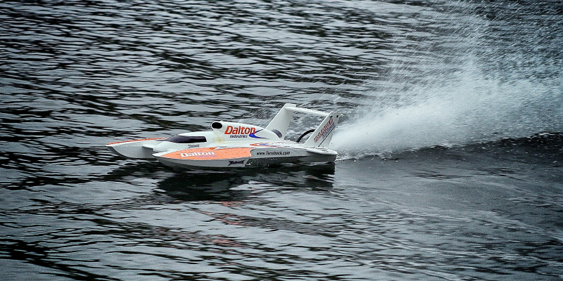 MHZ powerboats Miss Exide Hydroplane in Action